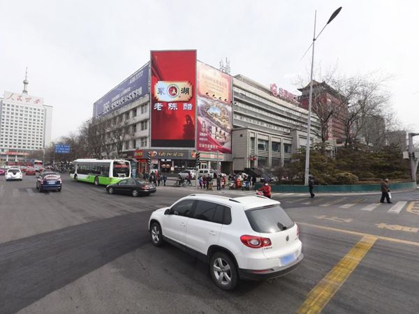 太原迎澤（zé）大街五一廣場室外全彩led顯（xiǎn）示屏