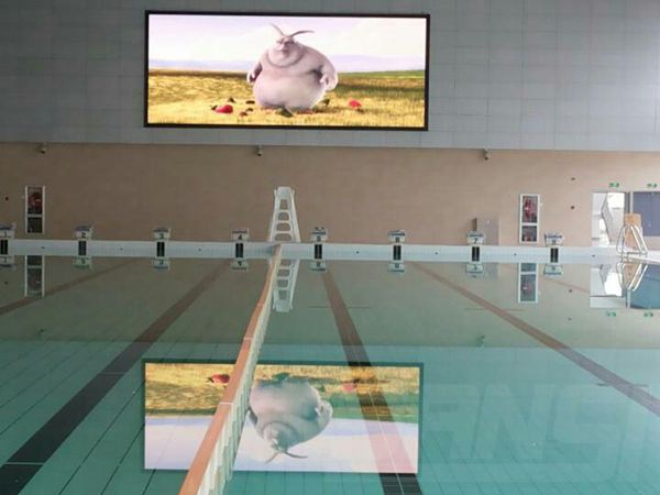 上（shàng）海交通大學遊泳館室內全彩led顯示屏