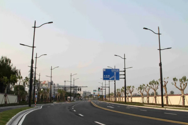 進博會（huì）周邊LED陶瓷模塊化路燈（dēng）