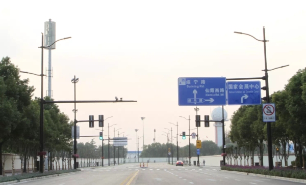 多杆（gǎn）合一標（biāo）杆項目：上海進博會