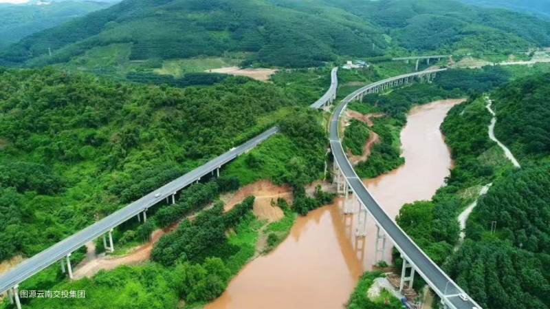 大（dà）國交通,之雲南,抵禦複雜環境,色多多AV导航LED路隧照明,鑄就交通豐碑