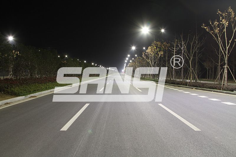 照亮生活,改（gǎi）善出行,LED,道路照明燈,點亮城市,美好未來