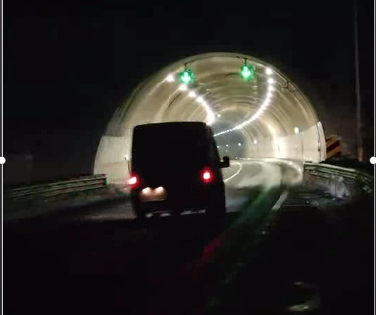 燈隨車動,智（zhì）慧隧道,隨車照明,解（jiě）決方案