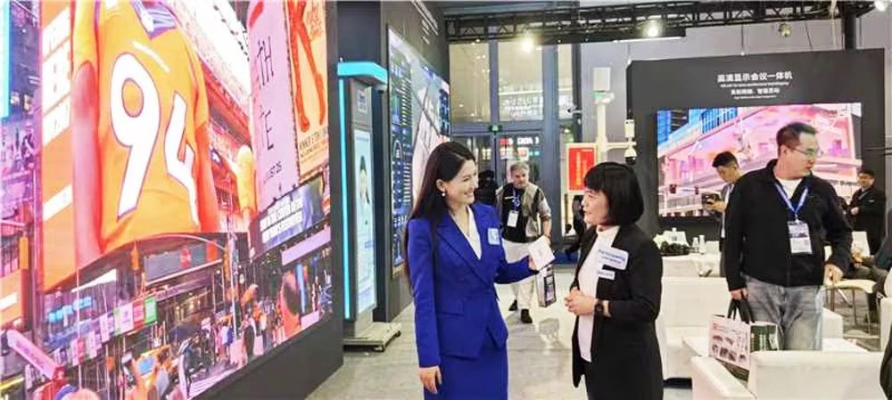 2025,ISLE完美落幕,色多多AV导航,四項大獎加冕,智慧顯示