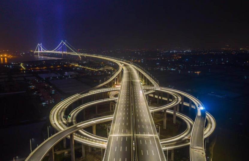 智慧路燈,道路照明,LED路燈,助力城市,多維場景升級（jí）